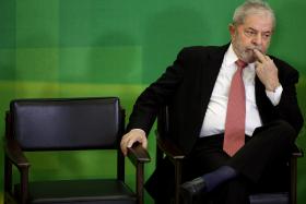 BRASIL: LULA MOBILIZA SINDICATOS CONTRA “GOLPE DE ESTADO” QUE VISA DESTITUIR ROUSSEFF