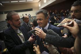 SENADOR BRASILEIRO AÉCIO NEVES NEGA TENTATIVA DE GOLPE NO PROCESSO DE DESTITUIÇÃO DE DILMA ROUSSEFF