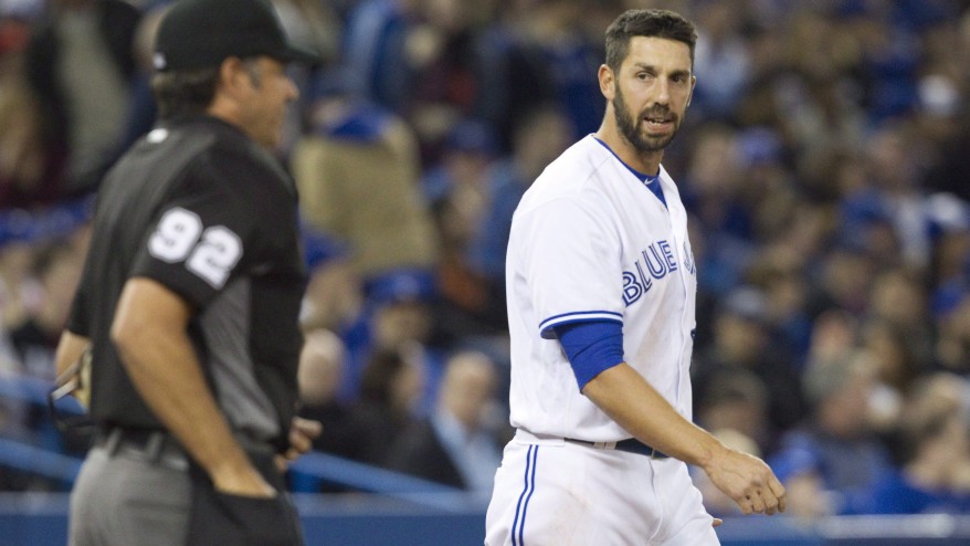 Chris Colabello durante um jogo de basebol, nesta foto de arquivo. THE CANADIAN PRESS/Fred Thornhill