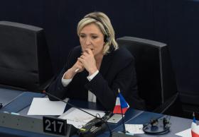 MARINE LE PEN PEDE SUSPENSÃO IMEDIATA DAS NEGOCIAÇÕES DE ADESÃO DA TURQUIA À UE