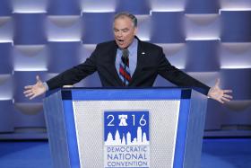 EUA/ELEIÇÕES: TIM KAINE ACEITA SER ‘VICE’ DE CLINTON E DIZ QUE TRUMP NÃO É DE CONFIANÇA