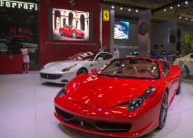 FERRARI CHAMA À REVISÃO 621 VEÍCULOS NA CHINA