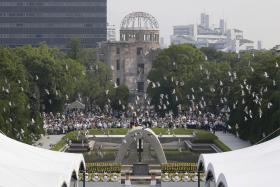 HIROSHIMA INVOCA EXEMPLO DE OBAMA NO 71.º ANIVERSÁRIO DA BOMBA ATÓMICA