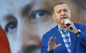 TURQUIA LUTA CONTRA ‘JIHADISTAS’ E COMBATENTES CURDOS COM “A MESMA DETERMINAÇÃO” — ERDOGAN