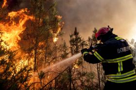 INCÊNDIOS: 20 PESSOAS RETIDAS PELO FOGO NA ZONA DO SOAJO, ARCOS DE VALDEVEZ