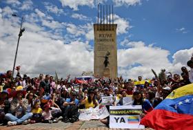 MAIS DE 5,5 MILHÕES DE VENEZUELANOS ENTRARAM NA COLÔMBIA EM TRÊS MESES