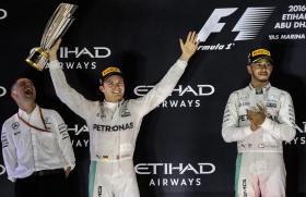 NICO ROSBERG ADMITE TER RELAÇÃO DIFÍCIL COM LEWIS HAMILTON