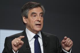 CANDIDATO ÀS PRESIDENCIAIS FRANCESAS FILLON RECUPERA SEGUNDO LUGAR NAS SONDAGENS