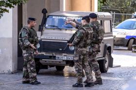 FRANÇA MOBILIZA “MUITOS MEIOS” NA BUSCA AO HOMEM QUE ATROPELOU SEIS MILITARES