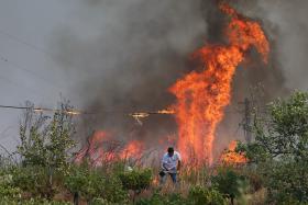 A23 CORTADA EM AMBOS OS SENTIDOS NA ZONA DE ABRANTES DEVIDO A INCÊNDIO