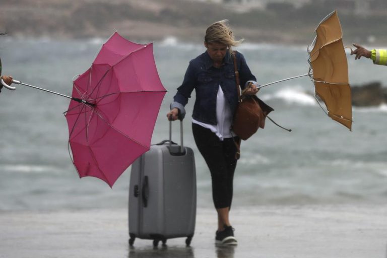 CONDIÇÕES METEOROLÓGICAS EXTREMAS CAUSAM PELO MENOS UM MORTO NA GRÉCIA