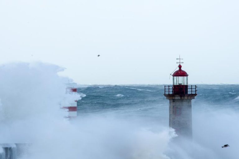 DEZ DISTRITOS DO CONTINENTE E MADEIRA SOB AVISO AMARELO DEVIDO À AGITAÇÃO MARÍTIMA