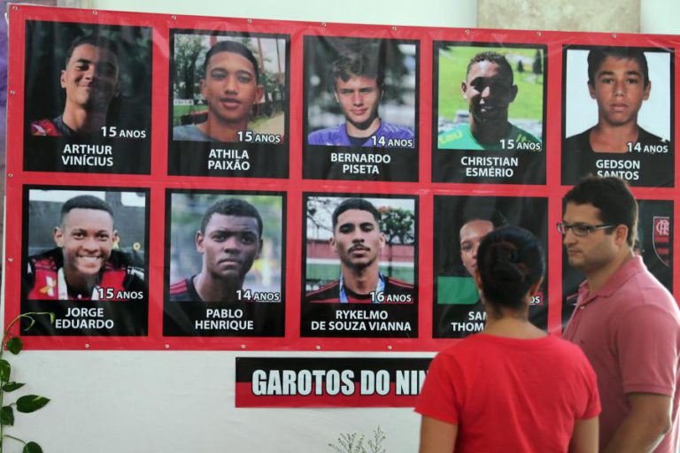 FAMÍLIAS DAS VÍTIMAS DE INCÊNDIO RECUSAM PROPOSTA DO CLUBE BRASILEIRO FLAMENGO