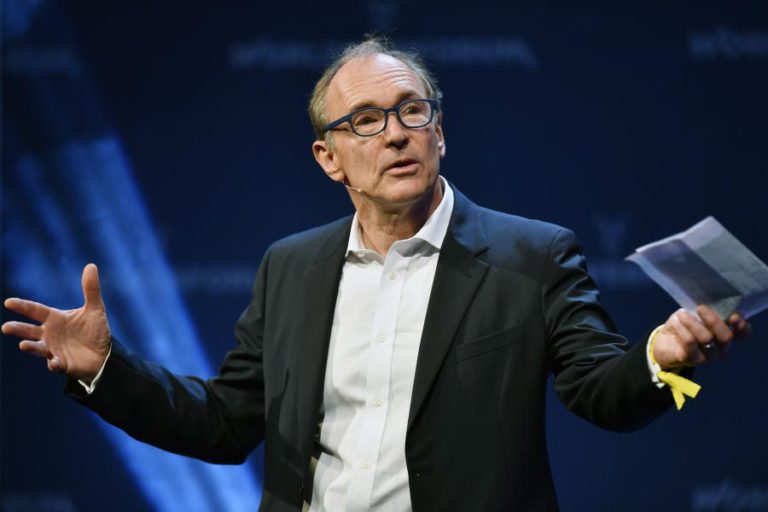 FUNDADOR DA INTERNET TIM BERNERS-LEE APELA PARA ESFORÇO COLETIVO PARA FAZER DA ‘WEB’ UMA “FORÇA DO BEM”