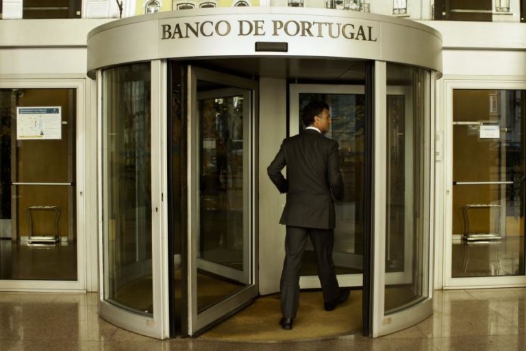 DÉFICE DA BALANÇA CORRENTE E DE CAPITAL QUADRUPLICA PARA 864ME ATÉ ABRIL