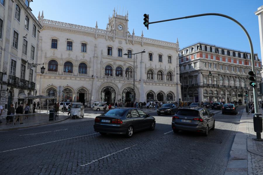 RESTRIÇÕES AO TRÂNSITO AUTOMÓVEL NA BAIXA DE LISBOA ...