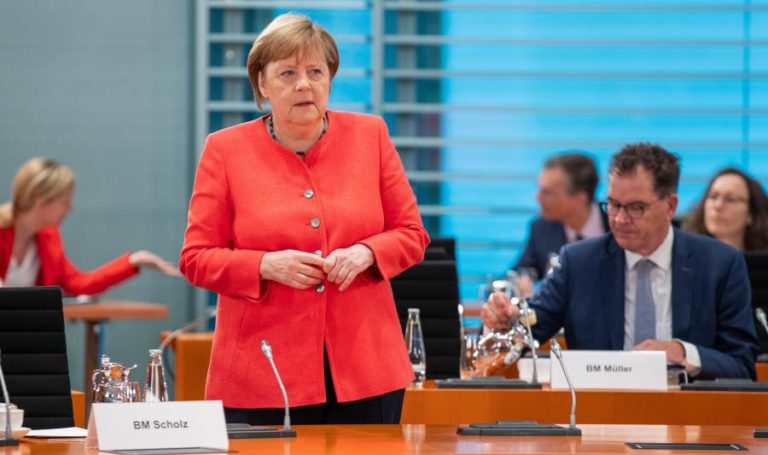 UE: MERKEL DIZ QUE PROSPERIDADE DA UE É DO INTERESSE DA ALEMANHA