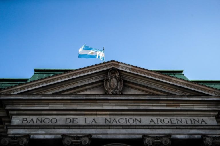 ARGENTINA PROLONGA ATÉ FIM DE AGOSTO NEGOCIAÇÕES COM OS CREDORES SOBRE DÍVIDA