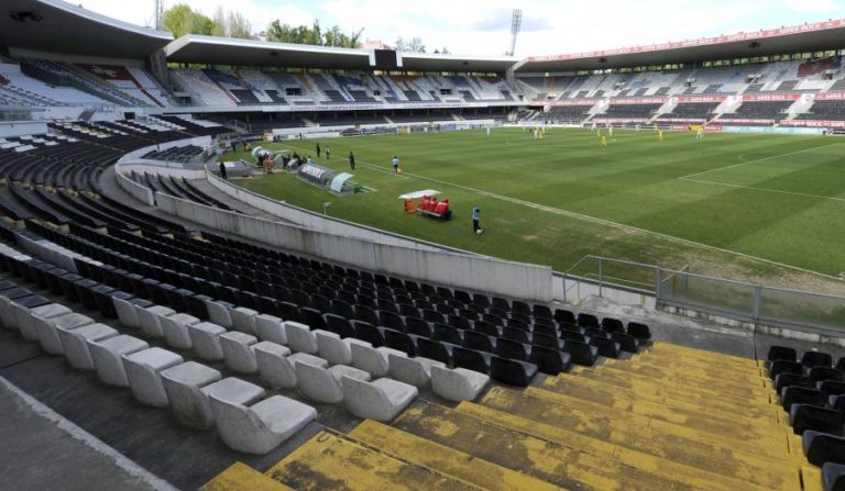 COVID-19: REFORÇO DO VITÓRIA DE GUIMARÃES NELSON DA LUZ INFETADO