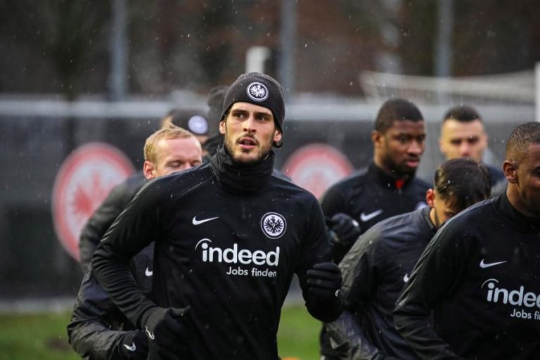 GONÇALO PACIÊNCIA NO SCHALKE 04 POR EMPRÉSTIMO DO EINTRACHT FRANKFURT