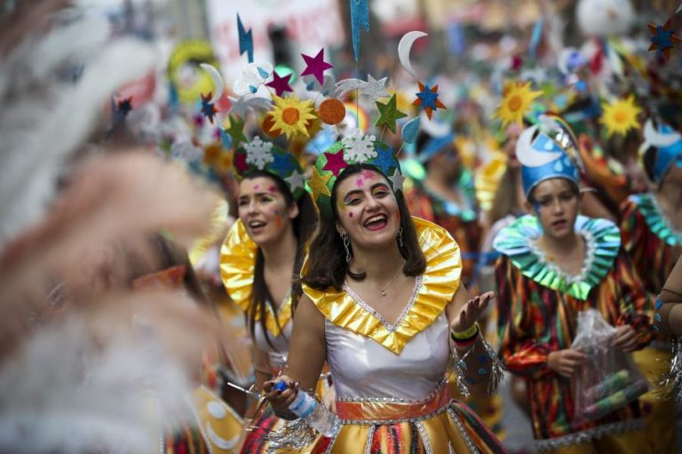 COVID-19: LOURES CANCELA FESTEJOS CARNAVALESCOS EM 2021