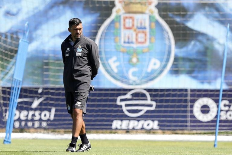 SÉRGIO CONCEIÇÃO GALARDOADO COM DRAGÃO DE OURO PARA TREINADOR DO ANO