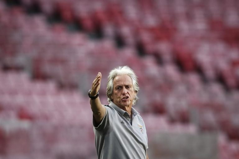 LC: JORGE JESUS LEVA TODOS OS REFORÇOS DO BENFICA PARA JOGO COM O PAOK