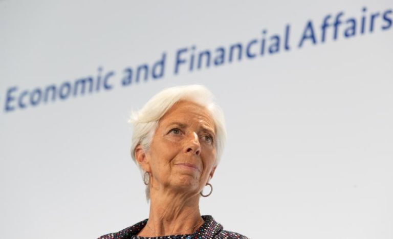 LAGARDE DIZ QUE ECONOMIA DA ZONA DO EURO AINDA PRECISA DE ESTÍMULOS