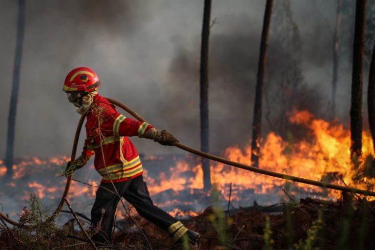 INCÊNDIOS: TODOS OS DISTRITOS EM ALERTA AMARELO A PARTIR DE TERÇA-FEIRA – GOVERNO