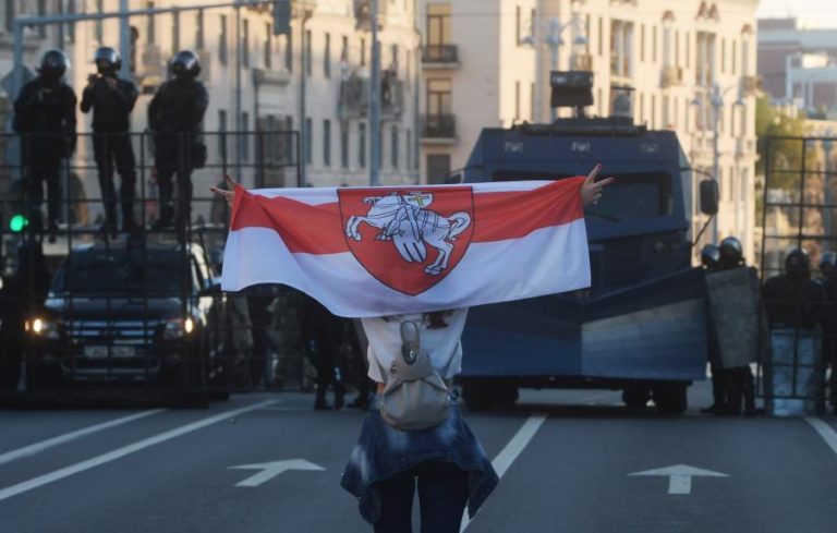 MAIS DE 440 DETIDOS NOS PROTESTOS DE DOMINGO NA BIELORRÚSSIA CONTRA LUKASHENKO