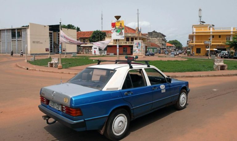 CINCO CHEFES DE ESTADO AFRICANOS E MNE PORTUGUÊS EM BISSAU PARA COMEMORAÇÕES DA INDEPENDÊNCIA