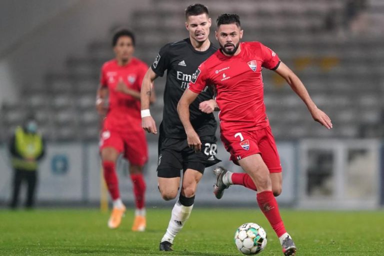 BENFICA VENCE GIL VICENTE E REAPROXIMA-SE DO LÍDER SPORTING