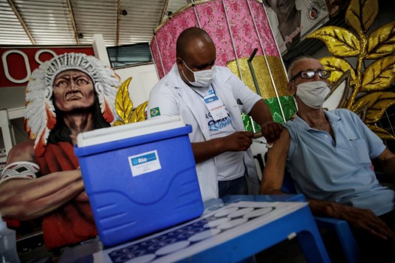 Covid-19: Brasil chega a 13,5 milhões de casos e aproxima-se de 355 mil mortes