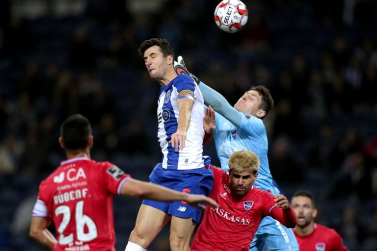 Marcano e Uribe falham treino do FC Porto devido a problemas físicos