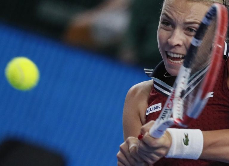 Anett Kontaveit ultrapassa Simona Halep e conquista torneio da Transilvânia