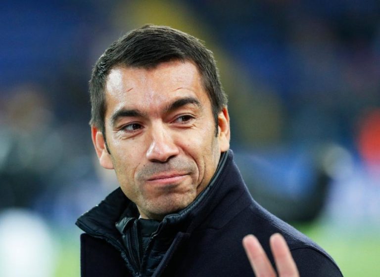 Holandês Giovanni van Bronckhorst é o novo treinador do Rangers