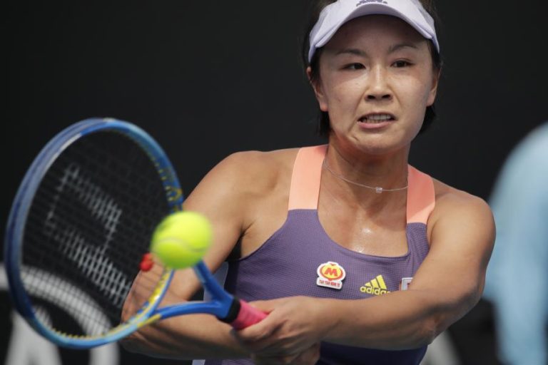 Presidente da WTA quer provas claras sobre paradeiro de tenista Peng Shuai