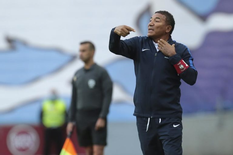 Lito Vidigal orienta primeiro treino antes de ser oficializado pelo Moreirense