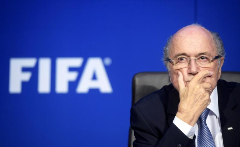 Justiça suíça acusa Blatter e Platini de fraude