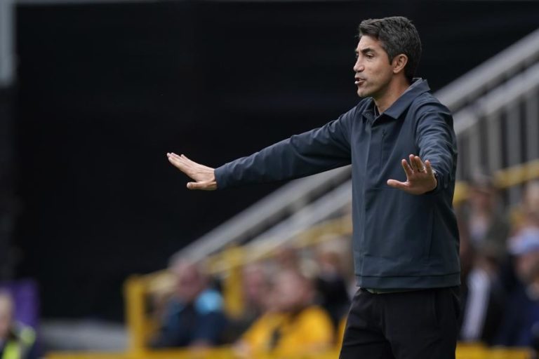 Wolverhampton, de Bruno Lage, bate Everton e sobe a sétimo na ‘Premier League’