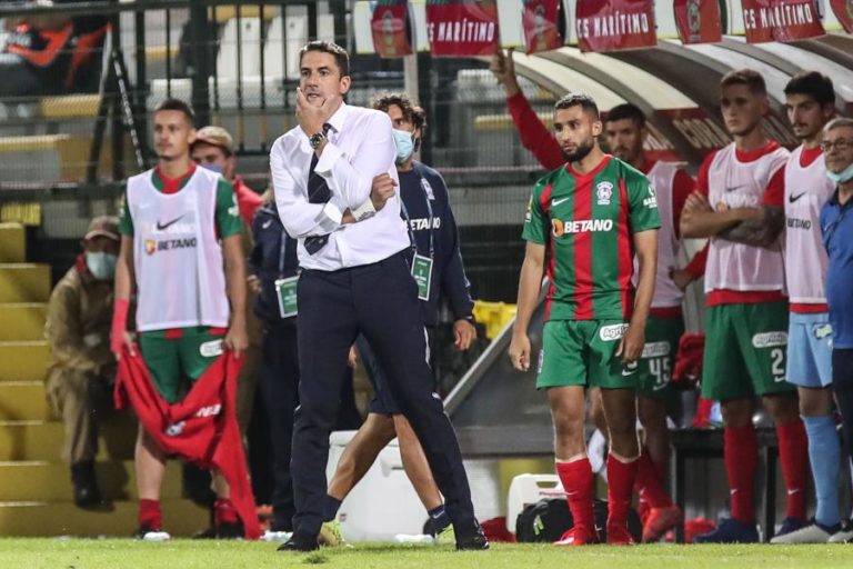 Julio Velázquez deixa comando técnico do Marítimo