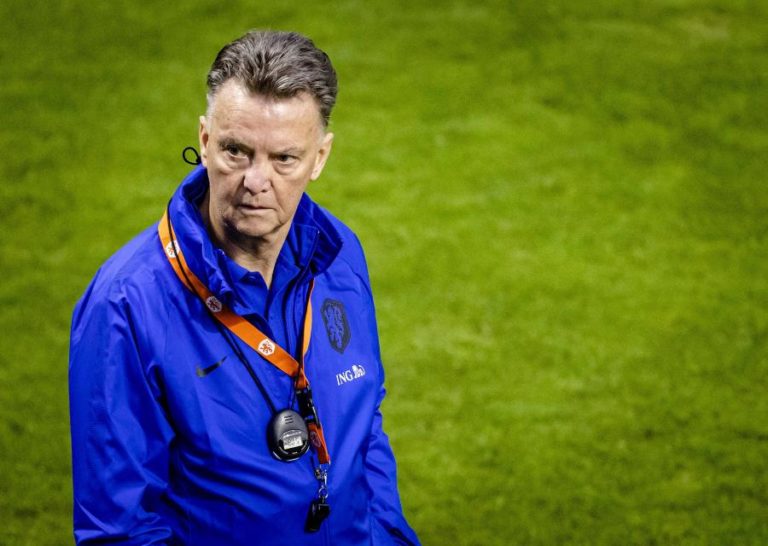 Mundial2022: Van Gaal aleija-se na anca antes do jogo Países Baixos-Noruega