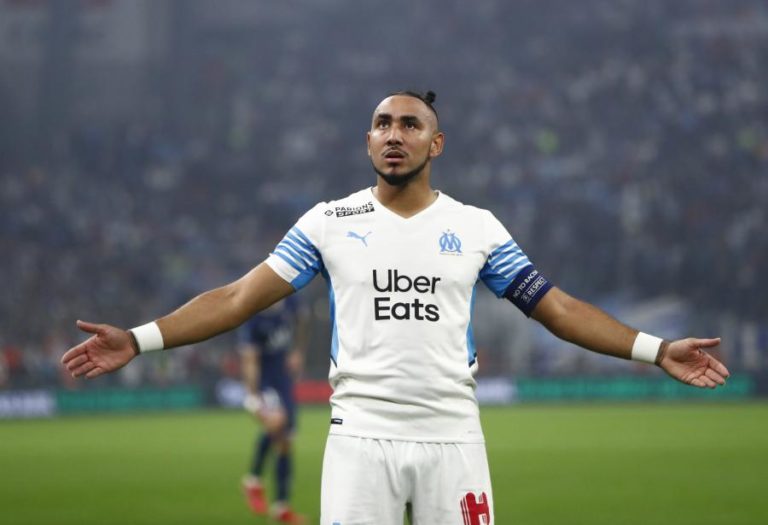 Lyon-Marselha suspenso após Dimitri Payet ter sido atingido por garrafa de água