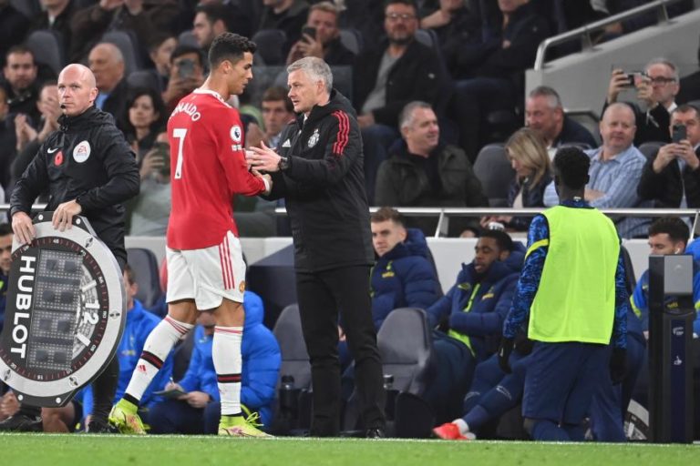 Solskjaer não compreende críticas a Cristiano Ronaldo no Manchester United