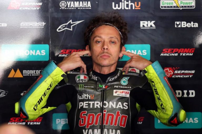 MotoGP/Portugal: Rossi quer estar mais competitivo depois de dia difícil