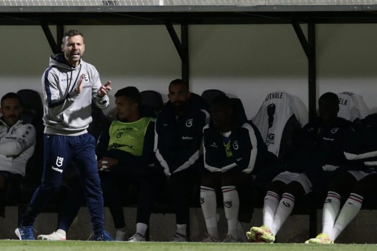 Filipe Cândido admite recorrer aos sub-23 do Belenenses SAD frente ao Benfica