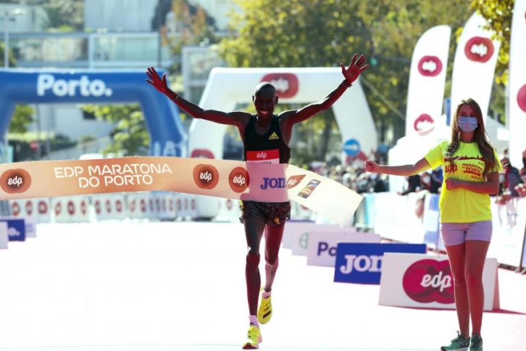 Queniano Zablon Chumba vence maratona do Porto e quebra recorde de Chemonges