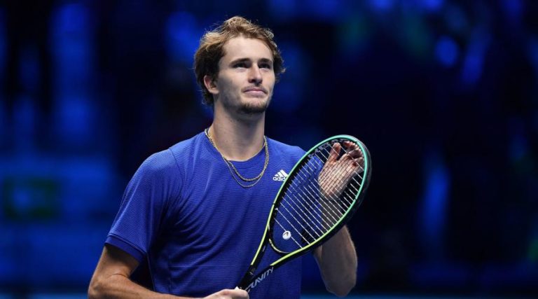 Zverev bate Hurkacz e enfrenta Djokovic nas ‘meias’ das ATP Finals