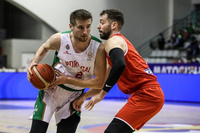 Portugal estreia-se com derrota na qualificação para Mundial de basquetebol