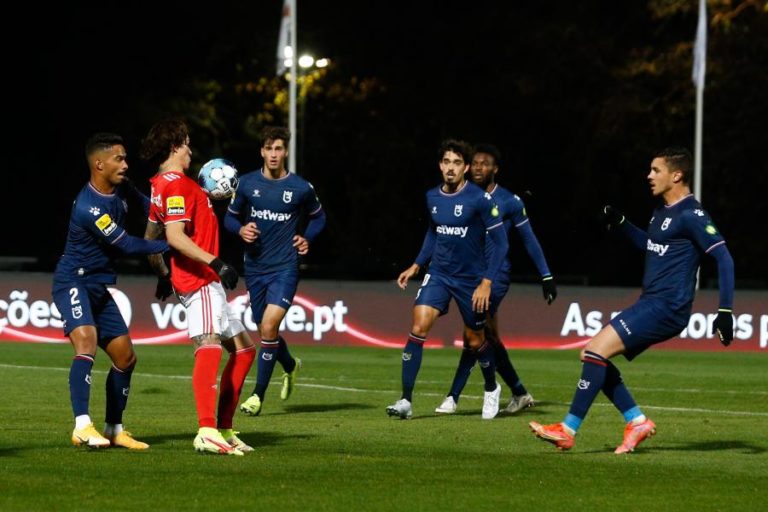 Jogo entre Belenenses SAD e Benfica termina aos 48 minutos por falta de jogadores ‘azuis’